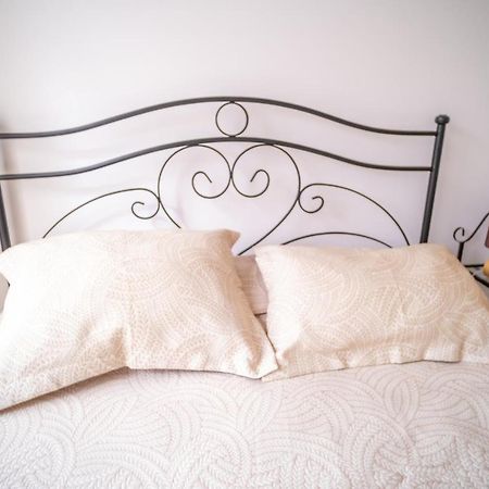 Spacious Three-Bedroom Apartment With Sea View A3 كيرينيا المظهر الخارجي الصورة