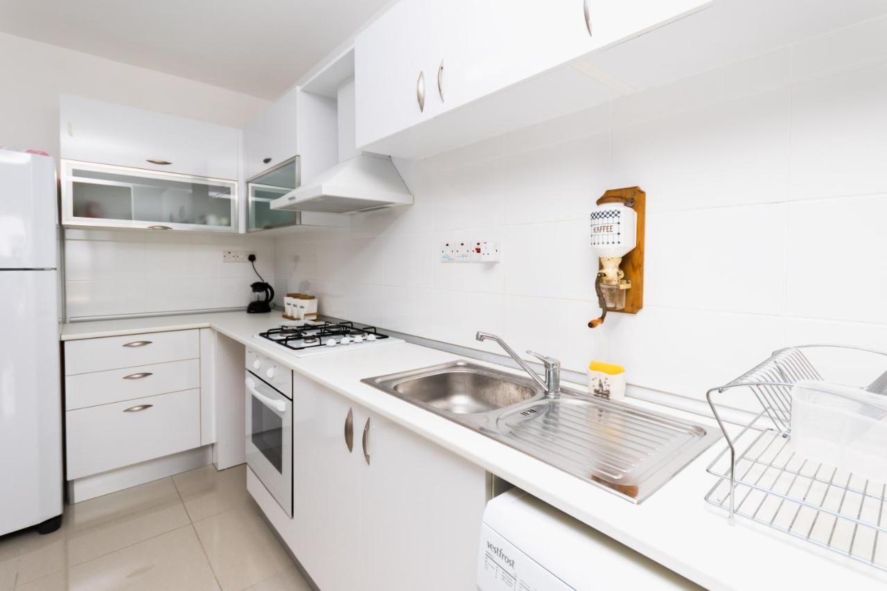 Spacious Three-Bedroom Apartment With Sea View A3 كيرينيا المظهر الخارجي الصورة